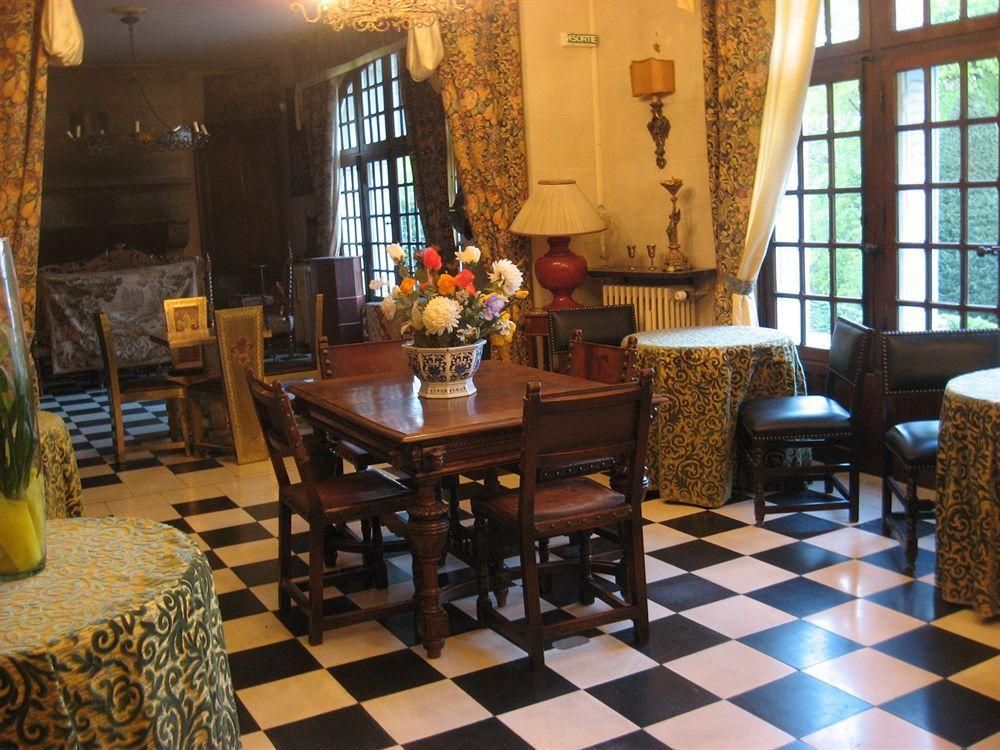 Chateau De Montbrun Hotel Saint-Michel-Chef-Chef Exterior foto